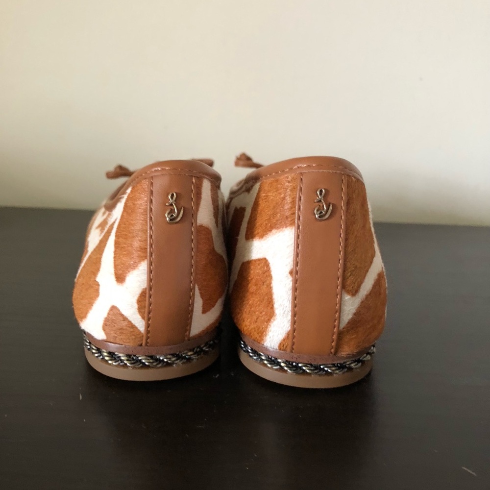 NEW Sam Edelman Real Fur Dyed Cow Hair Flats Tan Ivory - Picture 4 of 9